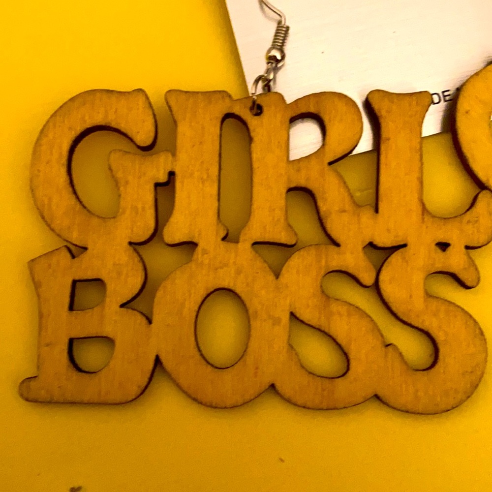 PLUS ONE YELLOW WOODEN EARRINGS - Picture 2 of 4